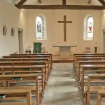 Capilla de San Rafael Arnaiz en el barrio de La Montaña, Aranjuez: centro de culto y arquitectura religiosa moderna
