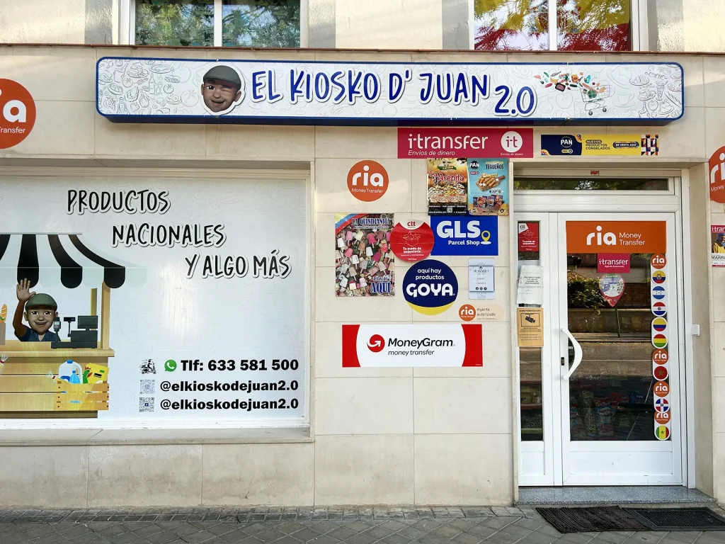Fachada exterior del Kiosko de Juan 2.0 en el barrio de La Montaña