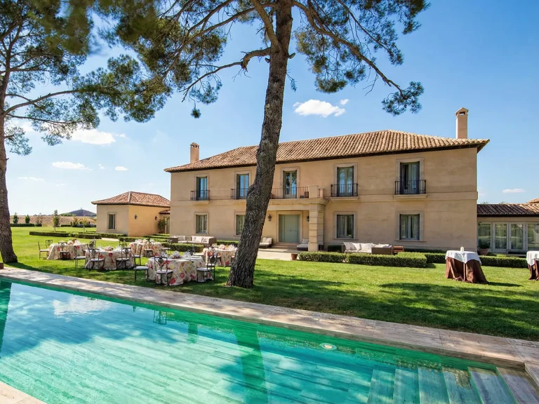 Jardines y arquitectura clásica de Finca La Montaña, el lugar perfecto para celebraciones