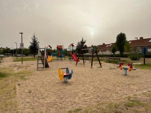 Columpios del parque de Calle Tarraco, La Montaña