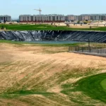 Lona del lago artificial del campo de golf